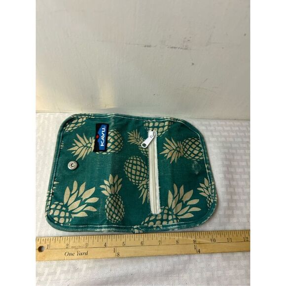 Kavu wallet green pineapples 8x4" (minor fading) - Picture 4 of 5